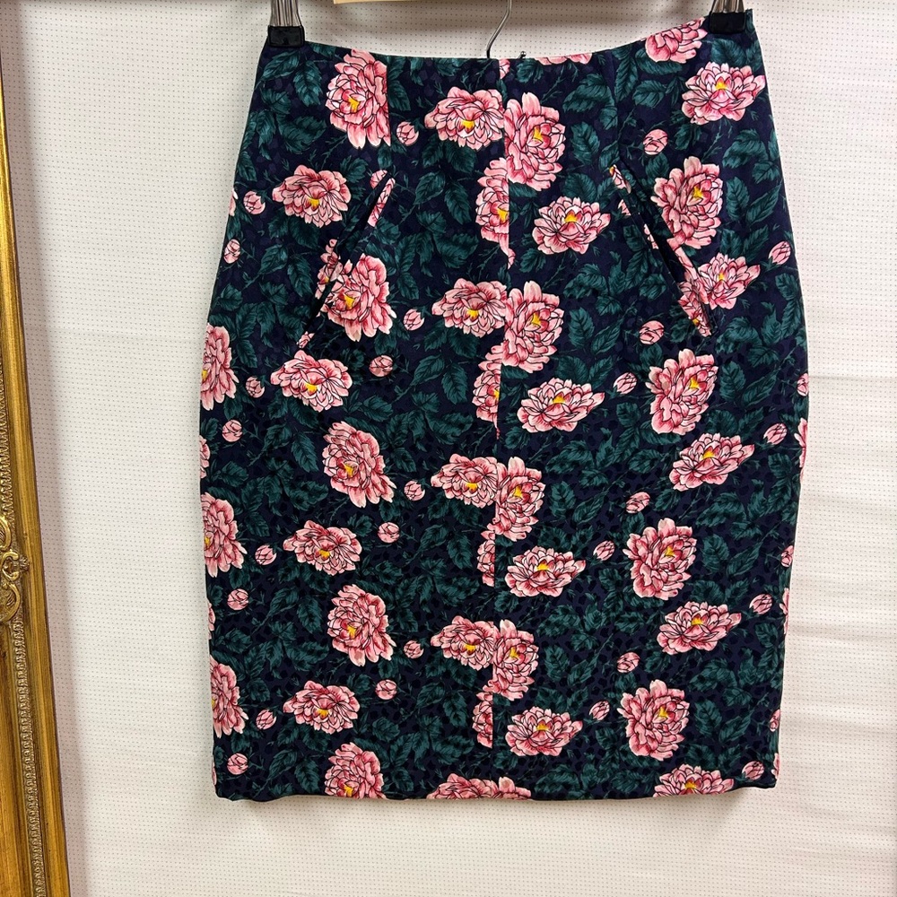 Vintage Silk Floral Pink & Green Women’s Skirt • Size 6